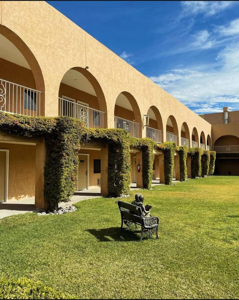 Hotel Santa Fe Camargo Eksteriør billede